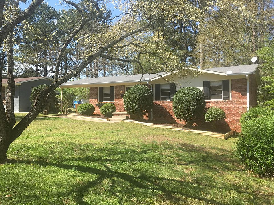 1st image of 657 Inglewood Dr SE