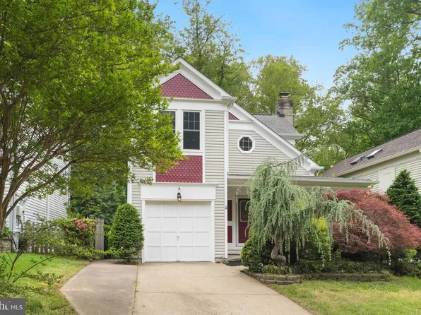11956 Holly View Dr, Woodbridge, VA 22192