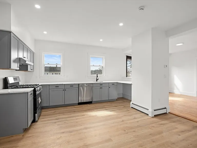 183 Vernon St #3 — Photo 2