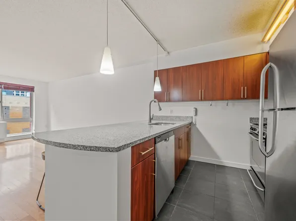 555 West 23rd Street S6D image 3 of 21