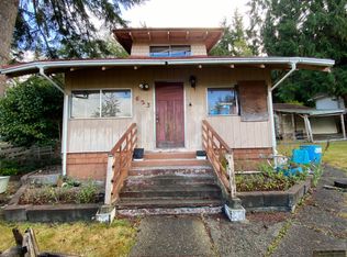 623 Cherry St, Raymond, WA 98577