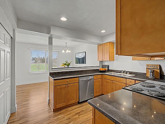 3rd image of 1177 Harrington Ave NE #101