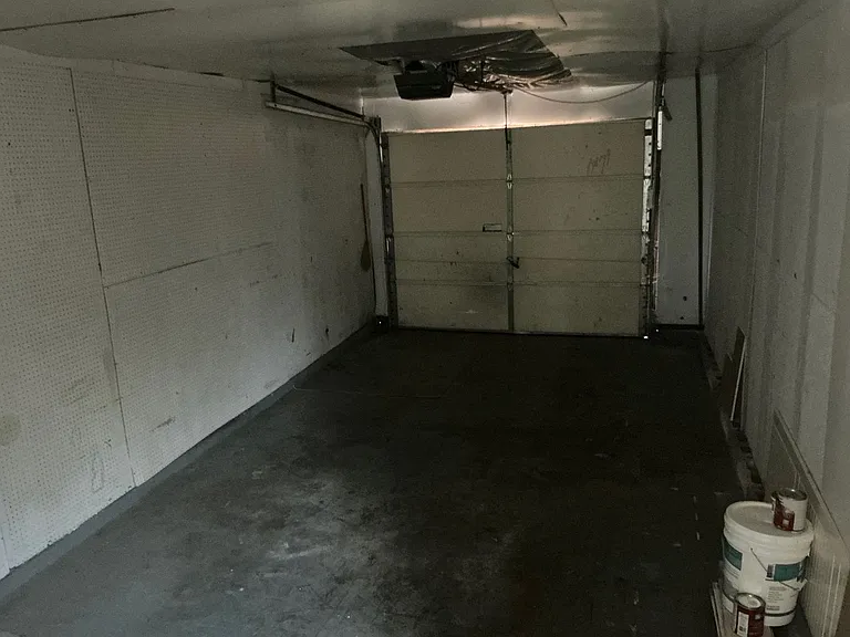 167 SW Ebberts Ave — Photo 10