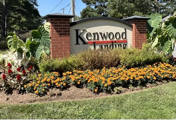Kenwood Landing — Photo 46