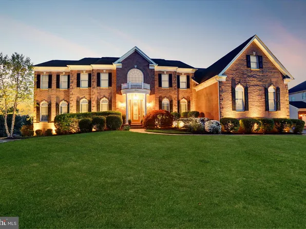 43151 Meadow Grove Dr, Ashburn, VA 20147