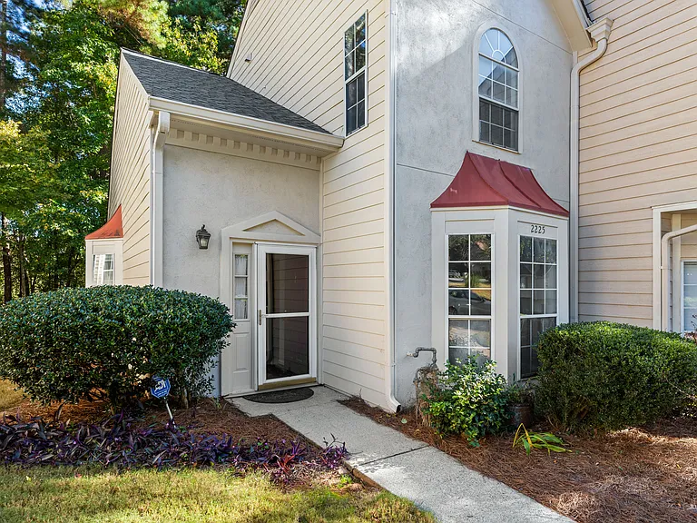 2225 Fairways Ct NW — Photo 5