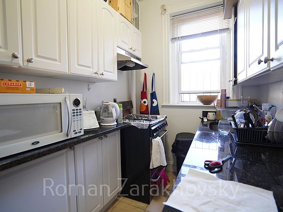 2nd image of 14 Orkney Rd APT 41