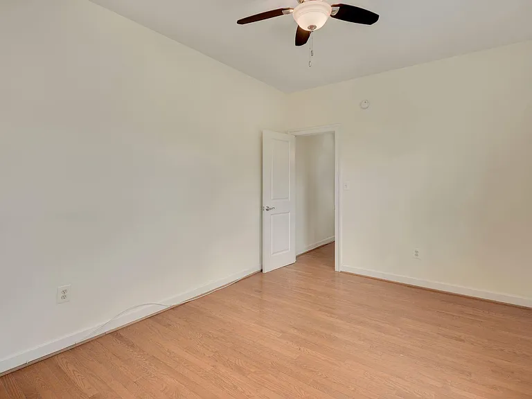 1815 A St SE #203 — Photo 9