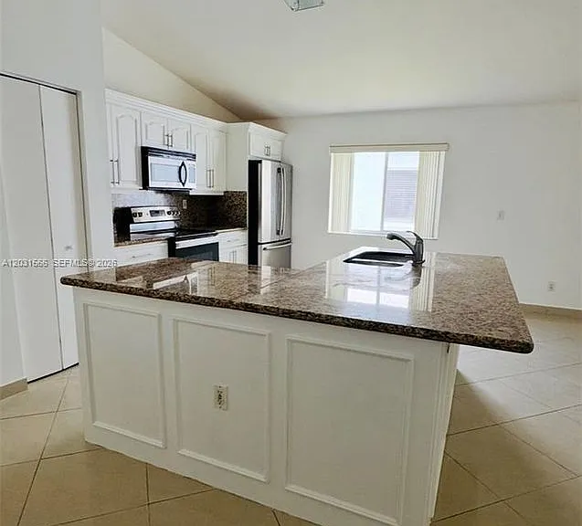 10420 SW 24th Ct — Photo 2