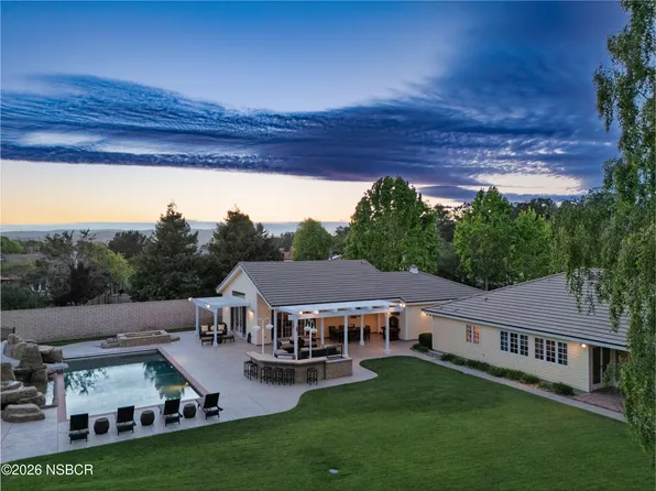 1320 Foxenwood Dr, Santa Maria, CA 93455