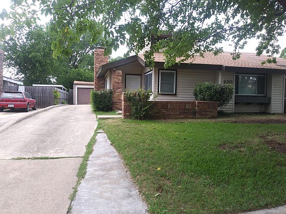 2nd image of 630 Hunters Glen St