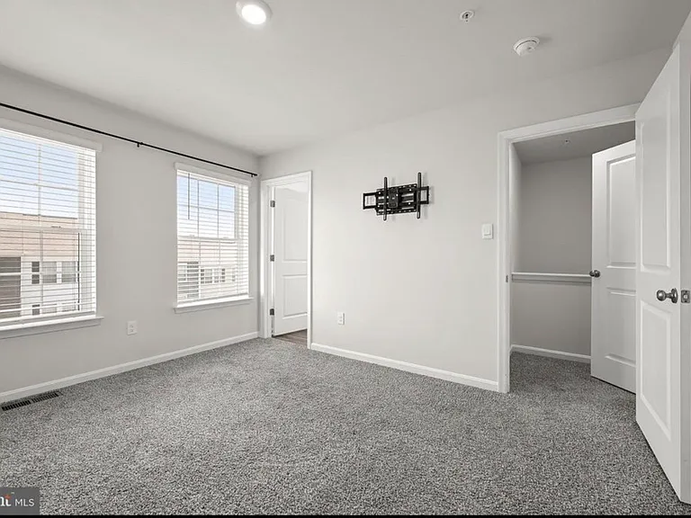 1944 Fauna Dr — Photo 25