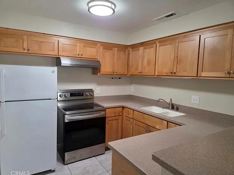 806 Alynn Way #B — Photo 6