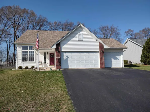709 Winfield Dr, South Beloit, IL 61080