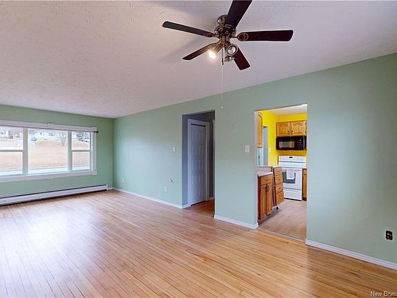 3rd image of 14 Mountain Rd