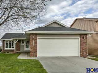 5020 NW 8th St, Lincoln, NE 68521
