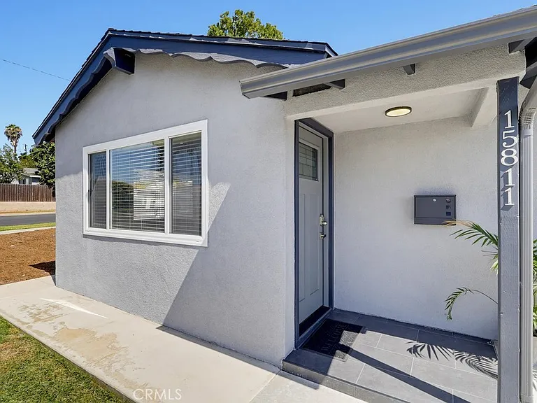 15811 Rosalita Dr — Photo 3