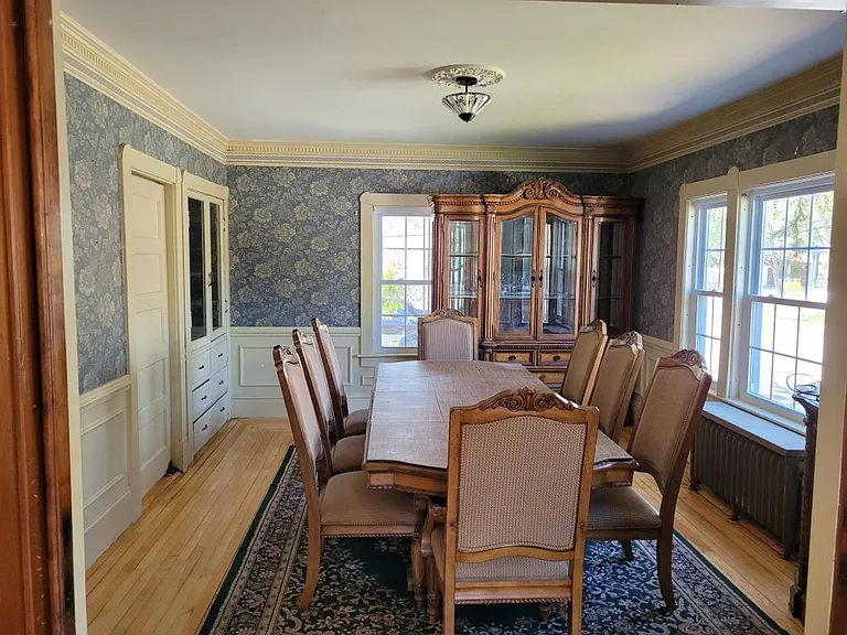 2060 Elm St — Photo 7