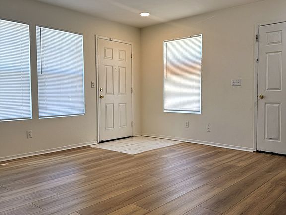 4th image of 1281 Sunrise Dr