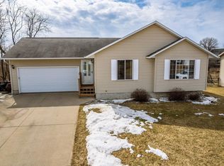 41 Jaz Cir, Reedsburg, WI 53959