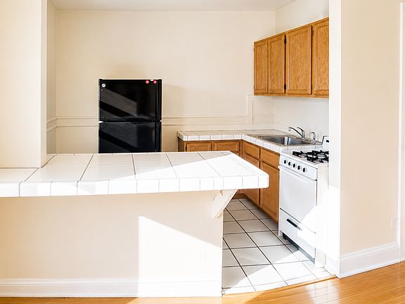 2nd image of 178 Summit Ave APT 303