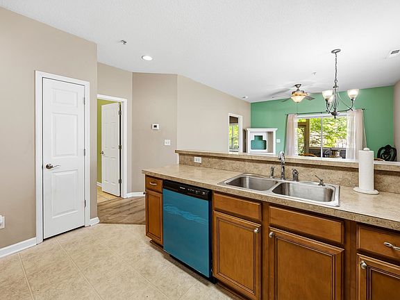 5th image of 4104 Pinehurst Circle #2D