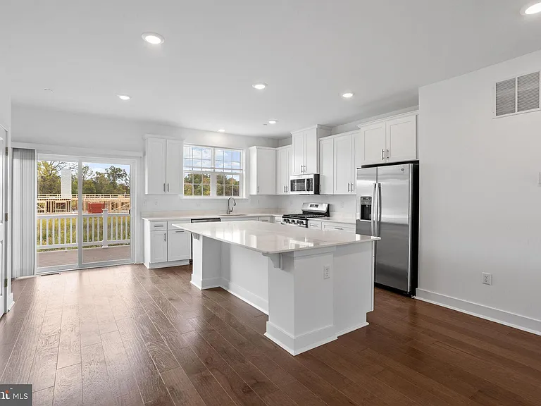 136 Ada Hightower Ave — Photo 2