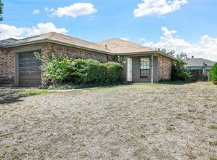 6712 S Creek Dr, Fort Worth, TX 76133