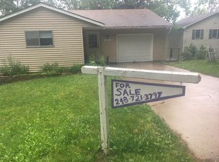 5335 Wayne Rd, White Lake, MI 48383