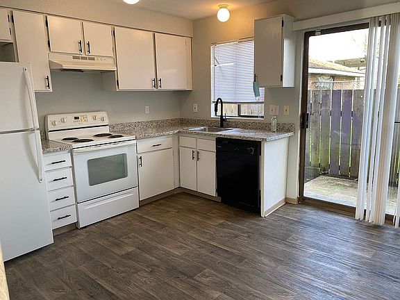 4th image of 2330 I St NE #1-4