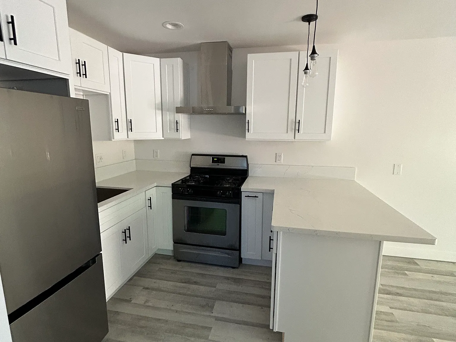 1 bed, 400 sqft, $1,995 — Photo 3