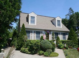 7 Fruit St, Cranston, RI 02920