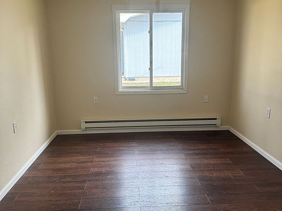 3rd image of 906 11th St NE #6