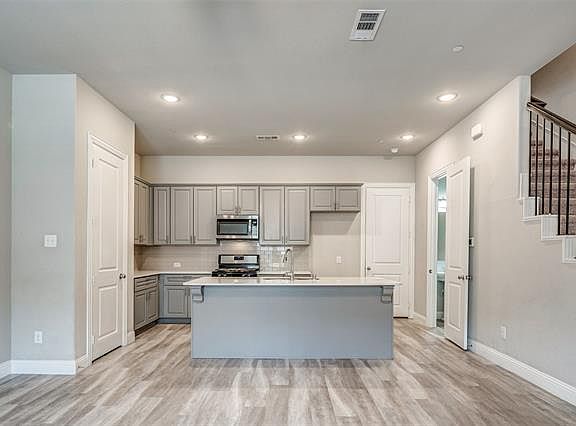 5th image of 4249 Kearsage Dr