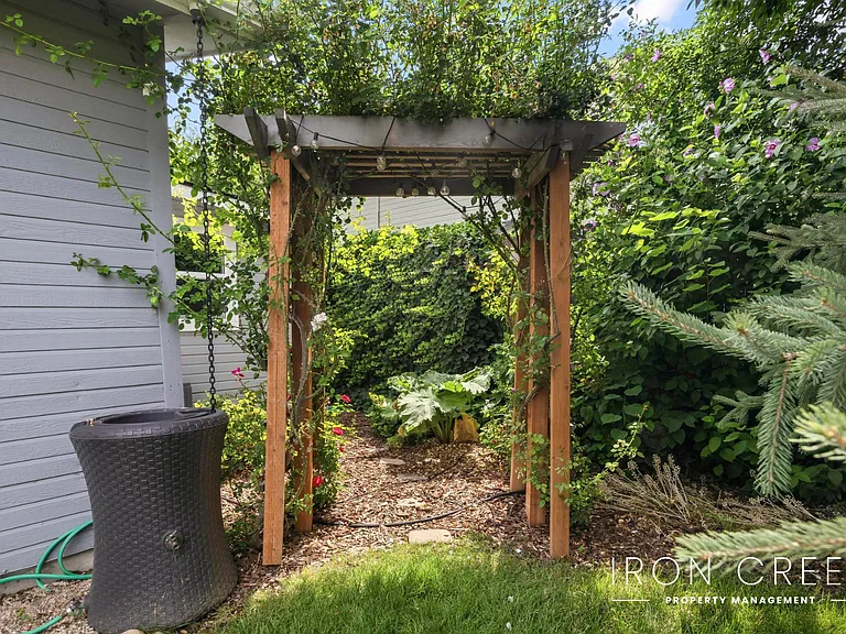 1544 E Falconrim Ct — Photo 31