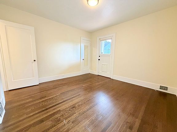 5th image of 307 NW 74th St