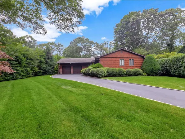 4 Vicar Court, Nesconset, NY 11767