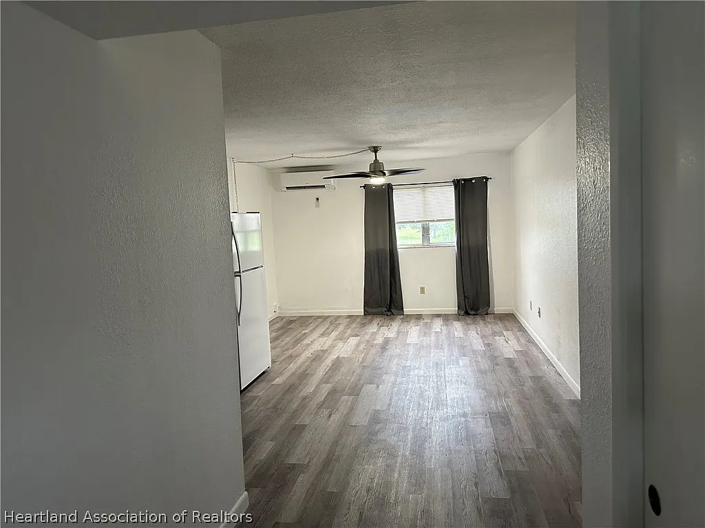 1 bed, 1.0 bath, 396 sqft, $850 — Photo 4