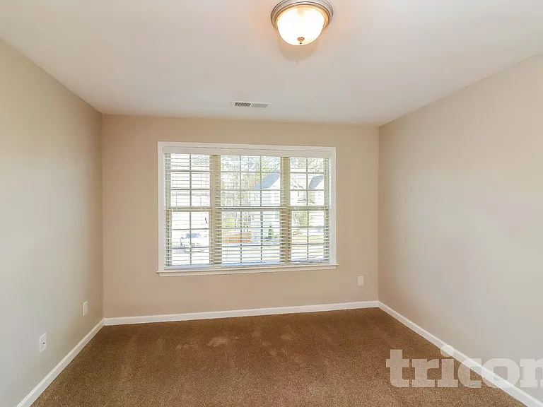 230 Margrave Dr — Photo 11
