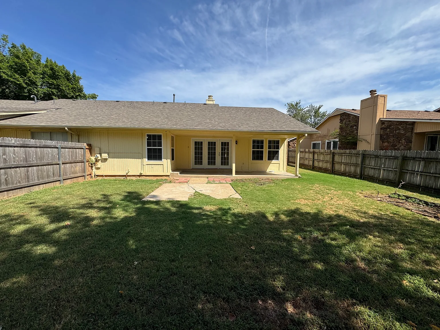 2 bed, 1500 sqft, $1,200 — Photo 3