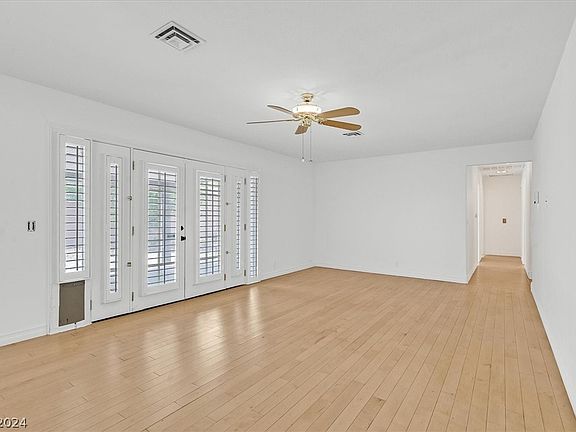 3rd image of 1917 Granite Ave