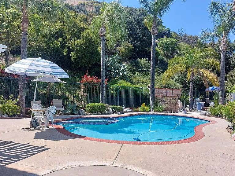 4215 San Ramon Dr — Photo 18