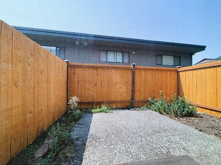 5127 — Photo 1