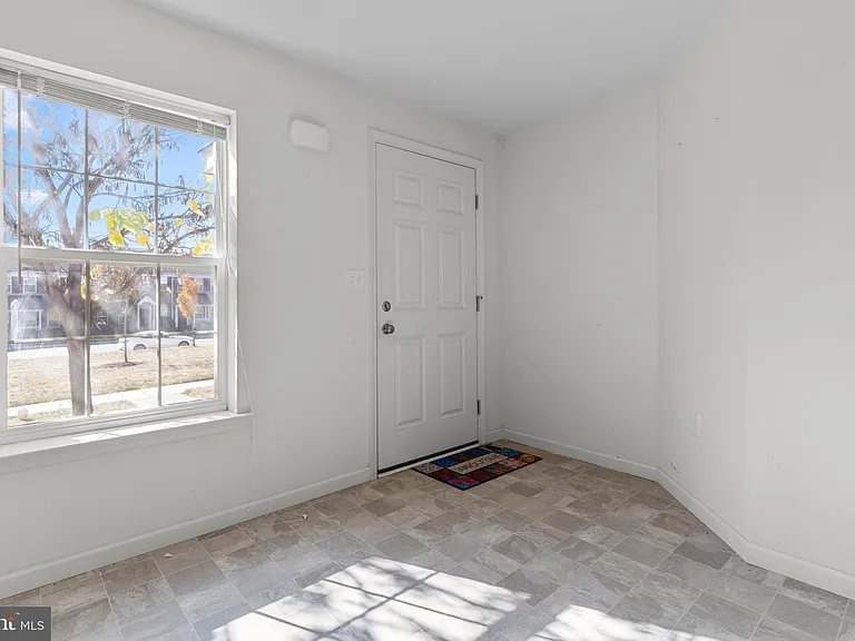 2109 Hayward Ave — Photo 4