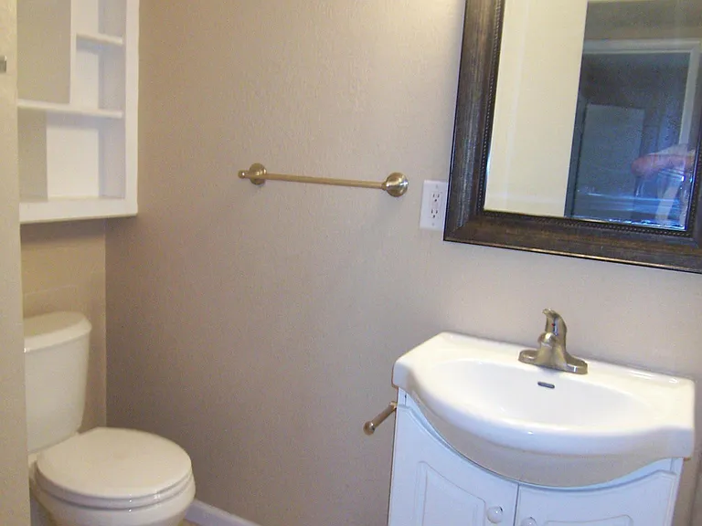 2101 Milburn Ave — Photo 7