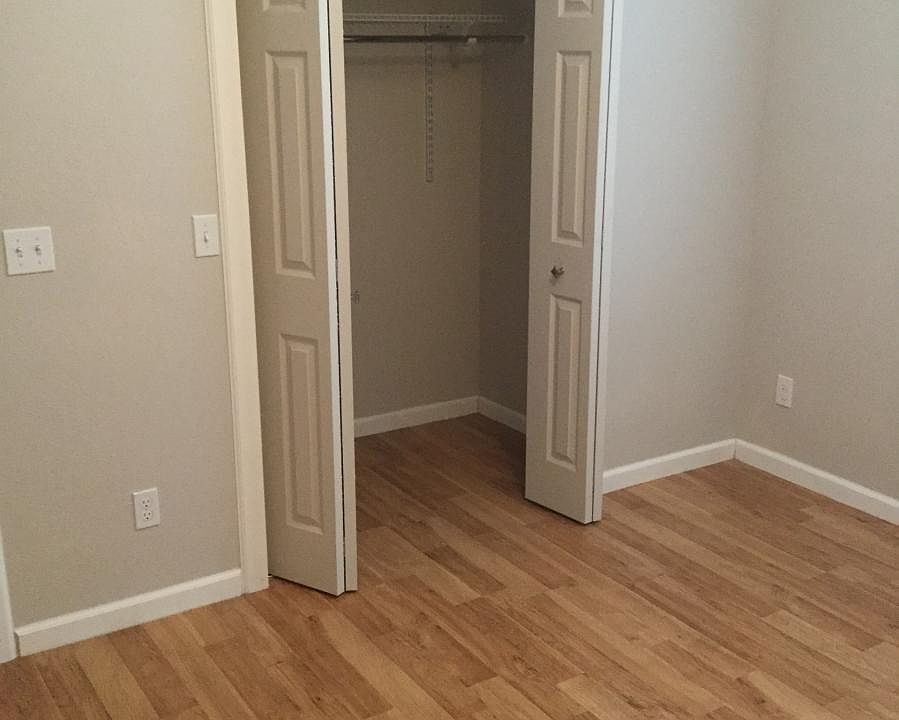 Nice bedroom with large closet