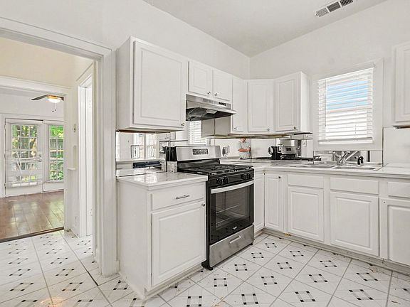 5th image of 917 Annex Ave