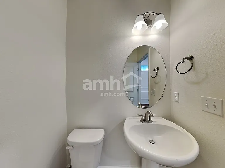 4320 Reisswood Loop — Photo 7