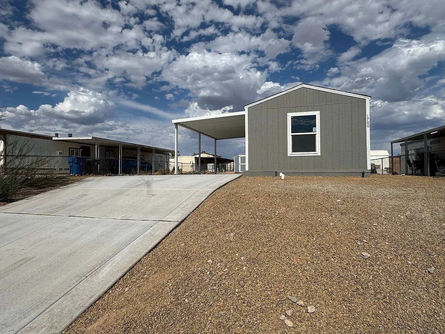 New construction Bullhead city home — Photo 3