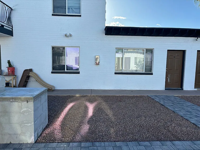 1525 W Indian School Rd — Photo 10